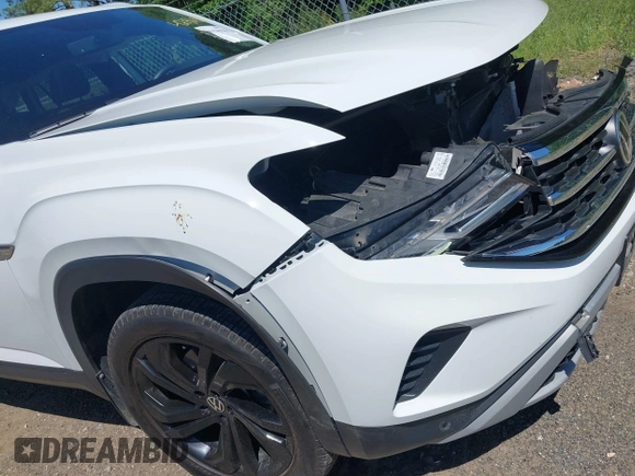 2023 Volkswagen Atlas SE с VIN 1V2KC2CA2PC220778, выставлен на аукционе IAAI как лот 42136136 с пробегом 30 370 миль миль и . История ставок и продаж доступна на DreamBid. Изображение 18.