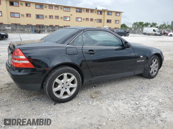 2000 Mercedes-Benz SLK 230 Kompressor with VIN WDBKK47F0YF149827, listed as a Copart auction lot 62524515 with 62,005 mi miles and Salvage title. Bid and sale history available at DreamBid. Image 3.