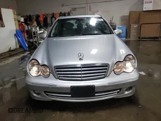 2006 Mercedes-Benz C 280 Luxury with VIN WDBRF92H16F762884, listed as a Copart auction lot 44983775 with 152,179 mi miles and Salvage Title. Bid and sale history available at DreamBid. Image 5.