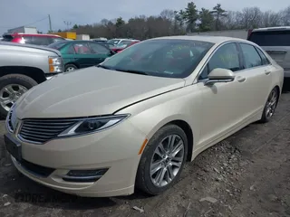 2014 Lincoln MKZ with VIN 3LN6L2J9XER803301, listed as a IAAI auction lot 41740792 with 170,376 mi miles. Bid and sale history available at carsss.com. Image 2.