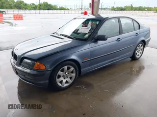 2000 BMW 3 Series 323i with VIN WBAAM334XYCB24411, listed as a IAAI auction lot 42112597 with 94,813 mi miles and . Bid and sale history available at carsss.com. Image 2.