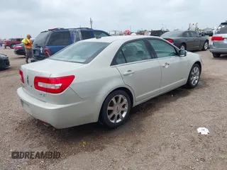 2007 Lincoln MKZ z VIN 3LNHM26T47R672718, wystawiony jako IAAI lot #42291759 z przebiegiem 175 193 mil mil oraz . Historia ofert i sprzedaży dostępna na DreamBid. Obrazek 4.