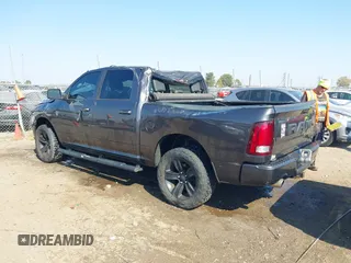 2018 Ram 1500 Sport z VIN 1C6RR7MT1JS228516, wystawiony jako IAAI lot #40611676 z przebiegiem 203 432 mil mil oraz . Historia ofert i sprzedaży dostępna na DreamBid. Obrazek 3.