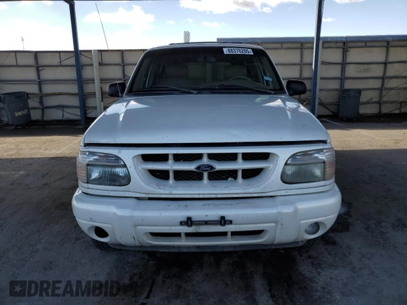 2000 Ford Explorer z VIN 1FMZU75E8YZA63925, wystawiony jako Copart lot #88376205 z przebiegiem 317 731 mil mil oraz Czysty tytuł • Clean title. Historia ofert i sprzedaży dostępna na DreamBid. Obrazek 5.