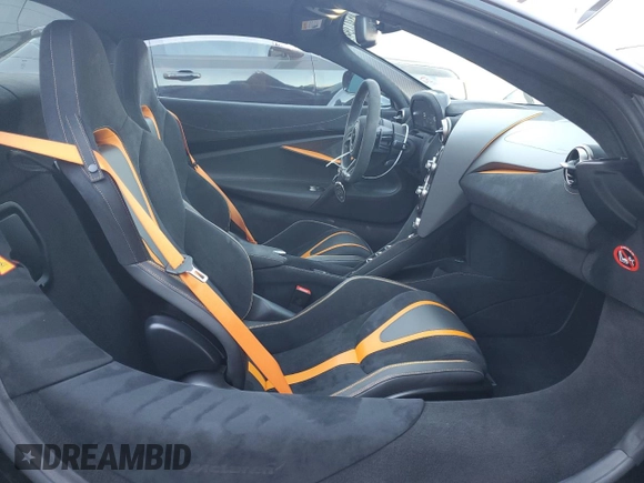 2021 McLaren 720S z VIN SBM14FCA4MW006331, wystawiony jako Copart lot #85341394 z przebiegiem 4552 mil mil oraz Szkody całkowita. Historia ofert i sprzedaży dostępna na DreamBid. Obrazek 10.