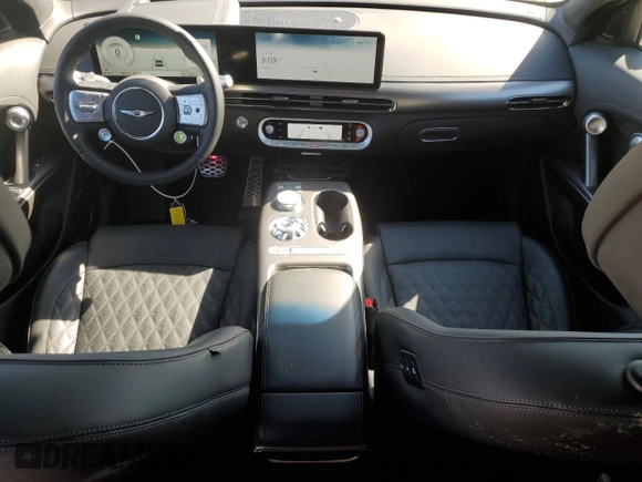 2024 Genesis GV60 z VIN KMUKEDSB1RU023189, wystawiony jako Copart lot #47434955 z przebiegiem 3 279 mil mil oraz Szkoda całkowita • Salvage title. Historia ofert i sprzedaży dostępna na DreamBid. Obrazek 8.