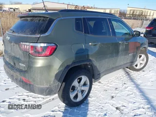 2018 Jeep Compass Latitude with VIN 3C4NJDBB6JT366543, listed as a IAAI auction lot 41553049 with 123,251 mi miles. Bid and sale history available at carsss.com. Image 4.