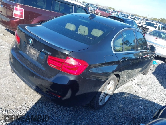 2017 BMW 3 Series 330i z VIN WBA8B9G34HNU56984, wystawiony jako IAAI lot #41455133 z przebiegiem 75 824 mil mil oraz . Historia ofert i sprzedaży dostępna na DreamBid. Obrazek 4.
