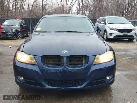 2011 BMW 3 Series 328i xDrive with VIN WBAPK7C58BF087877, listed as a IAAI auction lot 41250323 with 161,100 mi miles. Bid and sale history available at carsss.com. Image 12.