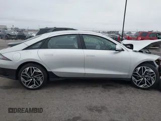 2024 Hyundai Ioniq 6 SEL z VIN KMHM34AC1RA063734, wystawiony jako IAAI lot #41222335 z przebiegiem 3389 mil mil oraz . Historia ofert i sprzedaży dostępna na DreamBid. Obrazek 14.