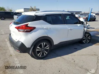 2020 Nissan Kicks SV z VIN 3N1CP5CV5LL545425, wystawiony jako Copart lot #52354285 z przebiegiem 52 245 mil mil oraz Szkoda całkowita • Salvage title. Historia ofert i sprzedaży dostępna na DreamBid. Obrazek 3.
