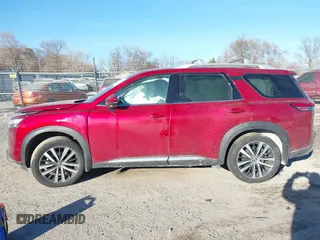 2024 Nissan Pathfinder Platinum z VIN 5N1DR3DJ1RC205331, wystawiony jako IAAI lot #41460658 z przebiegiem 22 980 mil mil oraz . Historia ofert i sprzedaży dostępna na DreamBid. Obrazek 14.