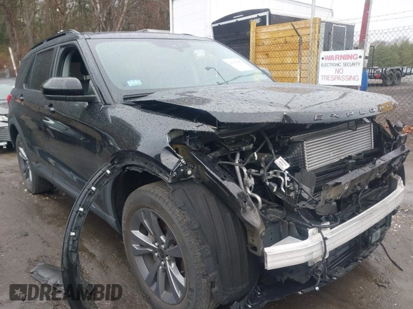 2022 Ford Explorer XLT with VIN 1FMSK8DH6NGB16928, listed as a IAAI auction lot 41917630 with 51,427 mi miles and . Bid and sale history available at DreamBid. Image 1.