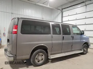 2009 Chevrolet Express Passenger z VIN 1GAGG25K691140635, wystawiony jako Copart lot #88503195 z przebiegiem 144 026 mil mil oraz Szkoda całkowita • Salvage title. Historia ofert i sprzedaży dostępna na DreamBid. Obrazek 3.