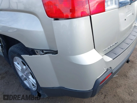 2015 GMC Terrain SLT with VIN 2GKFLXE32F6429187, listed as a IAAI auction lot 41697367 with 106,844 mi miles and . Bid and sale history available at carsss.com. Image 19.