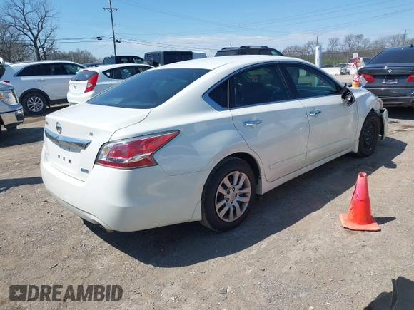 2014 Nissan Altima SV with VIN 1N4AL3AP7EC175558, listed as a IAAI auction lot 41903416 with 214,217 mi miles and . Bid and sale history available at carsss.com. Image 4.