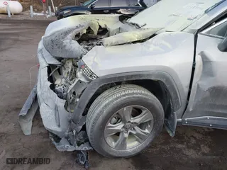 2024 Toyota RAV4 XLE with VIN 2T3P1RFV2RC459446, listed as a IAAI auction lot 41193980 with 1 mi miles. Bid and sale history available at carsss.com. Image 18.