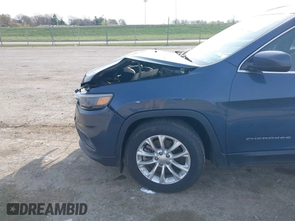 2019 Jeep Cherokee Latitude with VIN 1C4PJLCB2KD403788, listed as a IAAI auction lot 41934713 with 95,455 mi miles and . Bid and sale history available at DreamBid. Image 6.