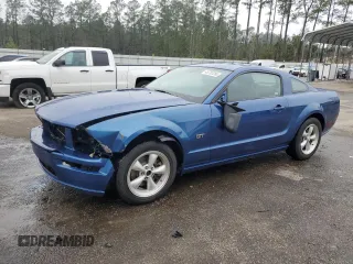 2008 Ford Mustang GT Deluxe with VIN 1ZVHT82H785193240, listed as a Copart auction lot 45702285 with 212,408 mi miles and Salvage Title. Bid and sale history available at carsss.com. Image 1.