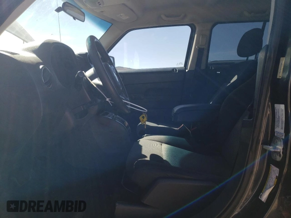 2014 Jeep Patriot Altitude with VIN 1C4NJPBA7ED674454, listed as a Copart auction lot 49783185 with 157,558 mi miles and Salvage Title. Bid and sale history available at DreamBid. Image 7.