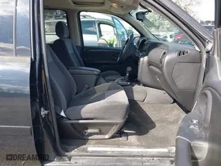 2008 Chevrolet TrailBlazer Fleet w/2FL with VIN 1GNDT13S282204723, listed as a IAAI auction lot 41986422 with 171,433 mi miles. Bid and sale history available at carsss.com. Image 5.