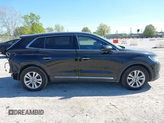 2017 Lincoln MKX Premiere z VIN 2LMPJ6JR9HBL10962, wystawiony jako IAAI lot #42243135 z przebiegiem 94 467 mil mil oraz . Historia ofert i sprzedaży dostępna na DreamBid. Obrazek 13.