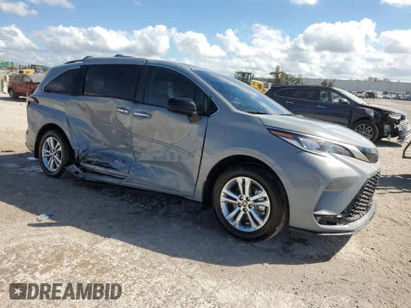2023 Toyota Sienna XSE with VIN 5TDXSKFC0PS107594, listed as a Copart auction lot 44790745 with 28,679 mi miles and Salvage Title. Bid and sale history available at carsss.com. Image 4.