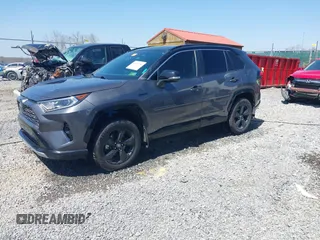 2021 Toyota RAV4 Hybrid XSE z VIN 4T3E6RFV4MU058397, wystawiony jako IAAI lot #42060980 z przebiegiem 236 612 mil mil oraz . Historia ofert i sprzedaży dostępna na DreamBid. Obrazek 2.