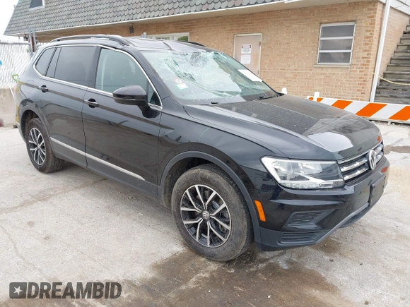 2021 Volkswagen Tiguan SE z VIN 3VV3B7AXXMM101773, wystawiony jako IAAI lot #42358588 z przebiegiem 105 629 mil mil oraz . Historia ofert i sprzedaży dostępna na DreamBid. Obrazek 1.