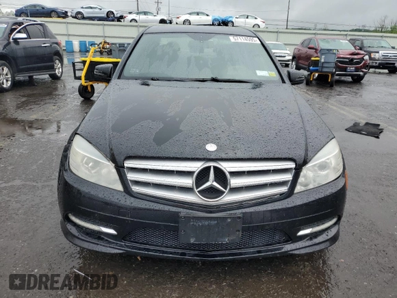 2011 Mercedes-Benz C 300 Sport z VIN WDDGF8BB3BR166303, wystawiony jako Copart lot #57114595 z przebiegiem 104 918 mil mil oraz Tytuł czysty. Historia ofert i sprzedaży dostępna na DreamBid. Obrazek 5.