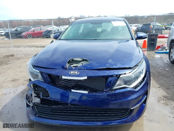 2017 Kia Optima LX with VIN 5XXGT4L39HG152100, listed as a IAAI auction lot 41953707 with 89,273 mi miles. Bid and sale history available at carsss.com. Image 12.
