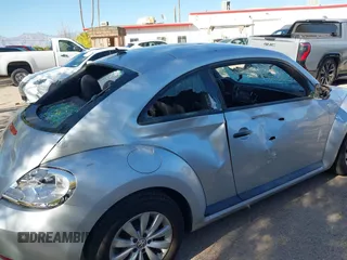 2013 Volkswagen Beetle Entry с VIN 3VWFP7AT6DM669039, выставлен на аукционе IAAI как лот 42057732 с пробегом 58 552 миль миль и . История ставок и продаж доступна на DreamBid. Изображение 6.