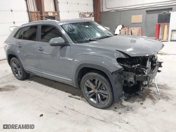 2021 Volkswagen Atlas Cross Sport 3.6L V6 SE w/Technology R-Line with VIN 1V2PE2CA4MC237027, listed as a IAAI auction lot 41715979 with 38,306 mi miles. Bid and sale history available at carsss.com. Image 1.
