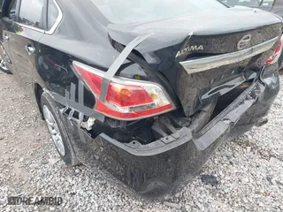 2015 Nissan Altima 2.5 with VIN 1N4AL3AP3FC176837, listed as a IAAI auction lot 41843408 with 185,466 mi miles. Bid and sale history available at carsss.com. Image 13.