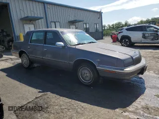 1993 Chrysler New Yorker z VIN 1C3XC66R8PD205488, wystawiony jako Copart lot #59097875 z przebiegiem 70 593 mil mil oraz Czysty tytuł • Clean title. Historia ofert i sprzedaży dostępna na DreamBid. Obrazek 4.