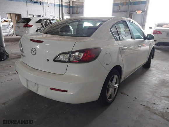 2013 Mazda Mazda3 i SV with VIN JM1BL1TF2D1776071, listed as a IAAI auction lot 41625362 with 174,009 mi miles. Bid and sale history available at carsss.com. Image 4.