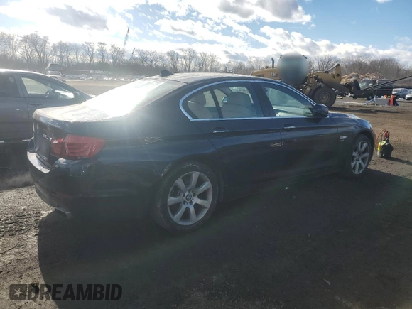 2012 BMW 5 Series 550i xDrive z VIN WBAFU9C58CC788178, wystawiony jako Copart lot #42806645 z przebiegiem 95 447 mil mil oraz Szkoda całkowita • Salvage title. Historia ofert i sprzedaży dostępna na DreamBid. Obrazek 3.