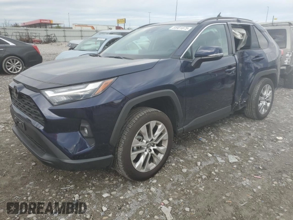 2024 Toyota RAV4 XLE Premium z VIN 2T3A1RFV3RW483484, wystawiony jako Copart lot #55901875 z przebiegiem 2 633 mil mil oraz Szkoda całkowita • Salvage title. Historia ofert i sprzedaży dostępna na DreamBid. Obrazek 1.