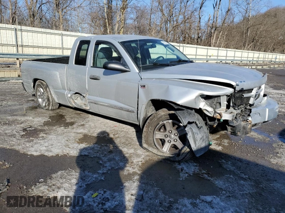 2011 Ram Dakota Bighorn/Lonestar with VIN 1D7RW3BP9BS533110, listed as a Copart auction lot 42322155 with 183,951 mi miles and Salvage Title. Bid and sale history available at carsss.com. Image 4.