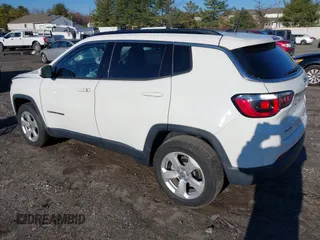2020 Jeep Compass Latitude with VIN 3C4NJDBB2LT115599, listed as a IAAI auction lot 40970548 with 63,349 mi miles. Bid and sale history available at carsss.com. Image 3.