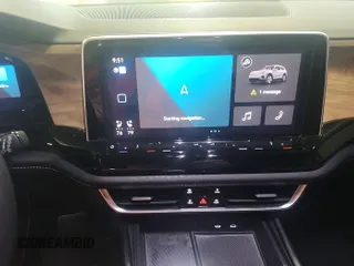 2024 Volkswagen Atlas SE z VIN 1V2HR2CAXRC564175, wystawiony jako IAAI lot #42785455 z przebiegiem 14 479 mil mil oraz . Historia ofert i sprzedaży dostępna na DreamBid. Obrazek 16.