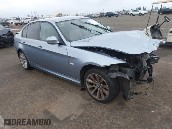 2011 BMW 3 Series 328i z VIN WBAPH5G50BNM83904, wystawiony jako IAAI lot #41736433 z przebiegiem 81 158 mil mil oraz . Historia ofert i sprzedaży dostępna na DreamBid. Obrazek 1.