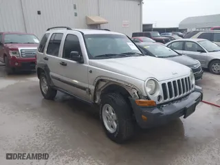 2006 Jeep Liberty Sport with VIN 1J4GL48K96W197785, listed as a IAAI auction lot 42058805 with 211,825 mi miles. Bid and sale history available at carsss.com. Image 1.