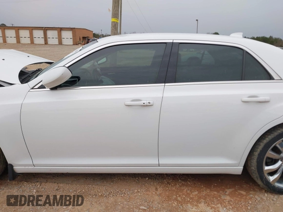 2017 Chrysler 300 Limited with VIN 2C3CCAAG3HH584508, listed as a IAAI auction lot 41727969 with 83,229 mi miles. Bid and sale history available at carsss.com. Image 14.