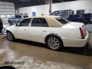 2008 Cadillac DTS 1SA z VIN 1G6KD57YX8U180665, wystawiony jako Copart lot #52109515 z przebiegiem 119 138 mil mil oraz Szkody całkowita. Historia ofert i sprzedaży dostępna na DreamBid. Obrazek 2.