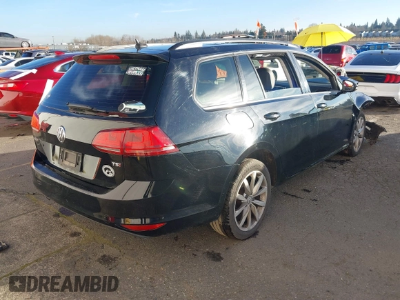 2015 Volkswagen Golf SportWagen TSI SE with VIN 3VWC17AU0FM513448, listed as a IAAI auction lot 41385273 with 158,861 mi miles. Bid and sale history available at carsss.com. Image 4.