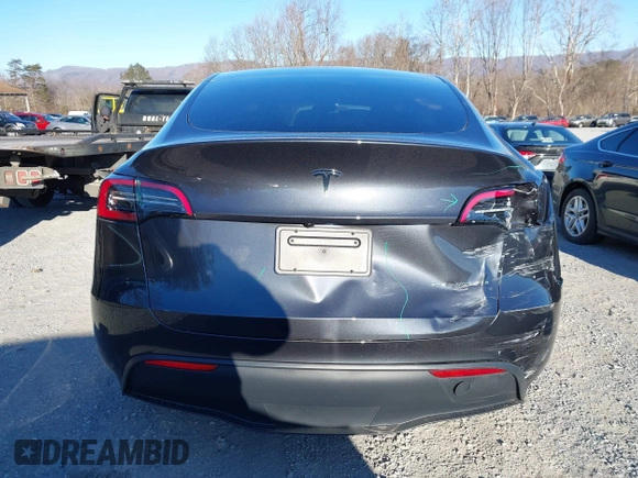 2024 Tesla Model Y Long Range with VIN 7SAYGDEE7RF199673, listed as a IAAI auction lot 41263305 with 3,137 mi miles and . Bid and sale history available at DreamBid. Image 16.