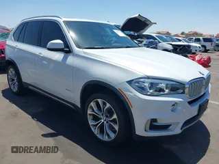 2017 BMW X5 xDrive35i z VIN 5UXKR0C34H0V84238, wystawiony jako IAAI lot #42287304 z przebiegiem 76 830 mil mil oraz . Historia ofert i sprzedaży dostępna na DreamBid. Obrazek 1.
