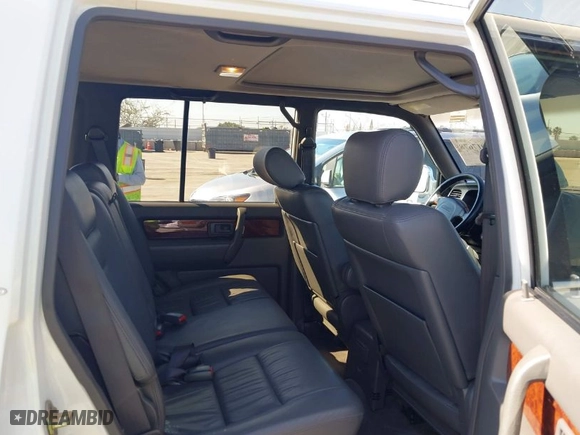 2002 Isuzu Trooper S with VIN JACDS58X227J04699, listed as a IAAI auction lot 42017678 with 177,066 mi miles. Bid and sale history available at carsss.com. Image 8.