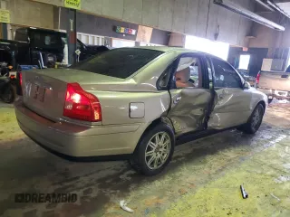 2005 Volvo S80 z VIN YV1TS592851411893, wystawiony jako Copart lot #43352335 z przebiegiem 201 199 mil mil oraz Nie do naprawy • Non repairable. Historia ofert i sprzedaży dostępna na DreamBid. Obrazek 3.